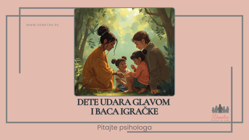 Dete udara glavom i baca igračke