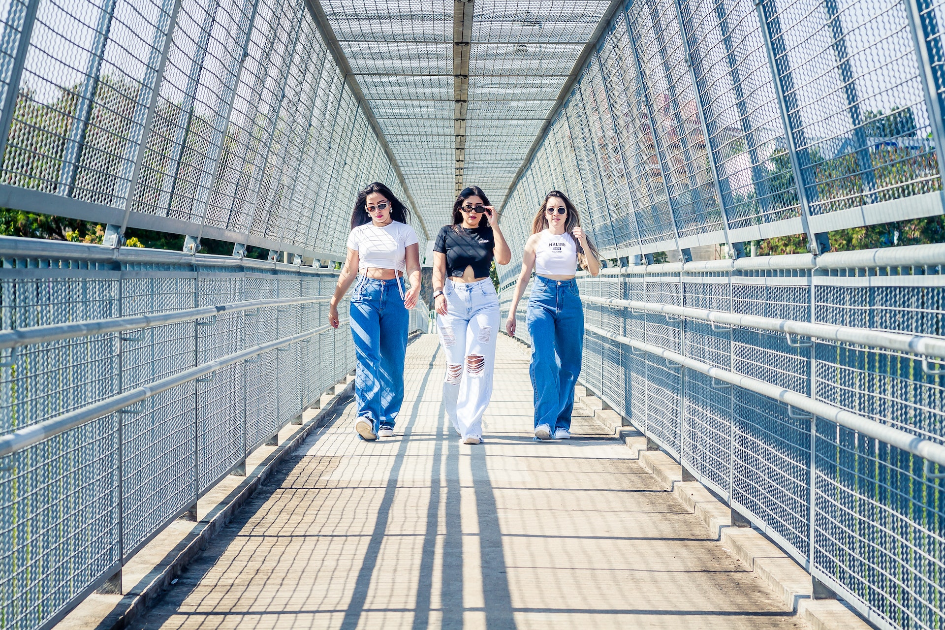 Begi farmerke: Kako nositi „baggy jeans“?