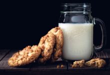 da li je neprirodno piti kravlje mleko?