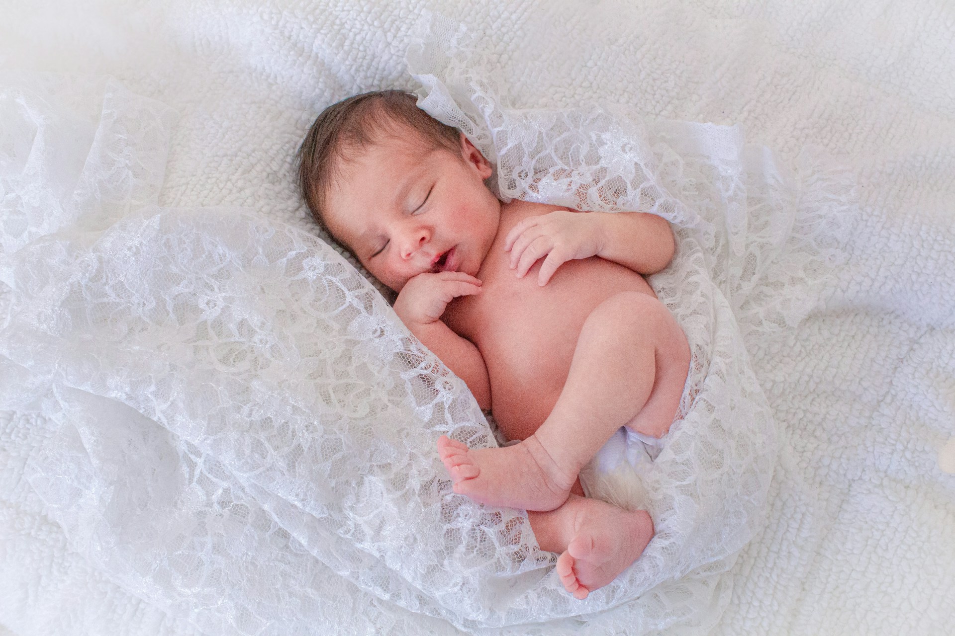 Rodin ujed – beleg na bebinoj glavi