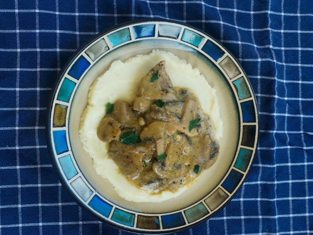 junetina sa šampinjonima