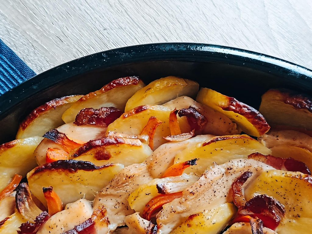 belo meso sa krompirom u rerni